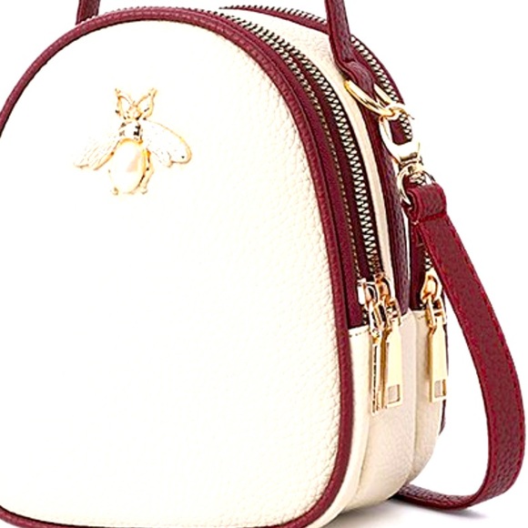 NWT! White Bee-Accent Crossbody Bag by Ella & Elly. Happy Poshing!! 🛍🥳 - Picture 2 of 5